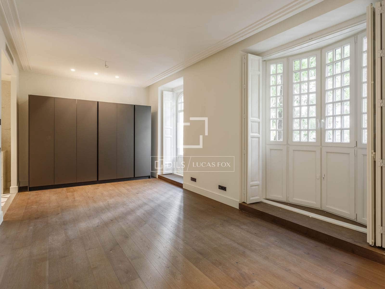 3 quarto Apartamento para arrendar em Madrid cidade com piscina - 8 500 € (Ref: 10086731)