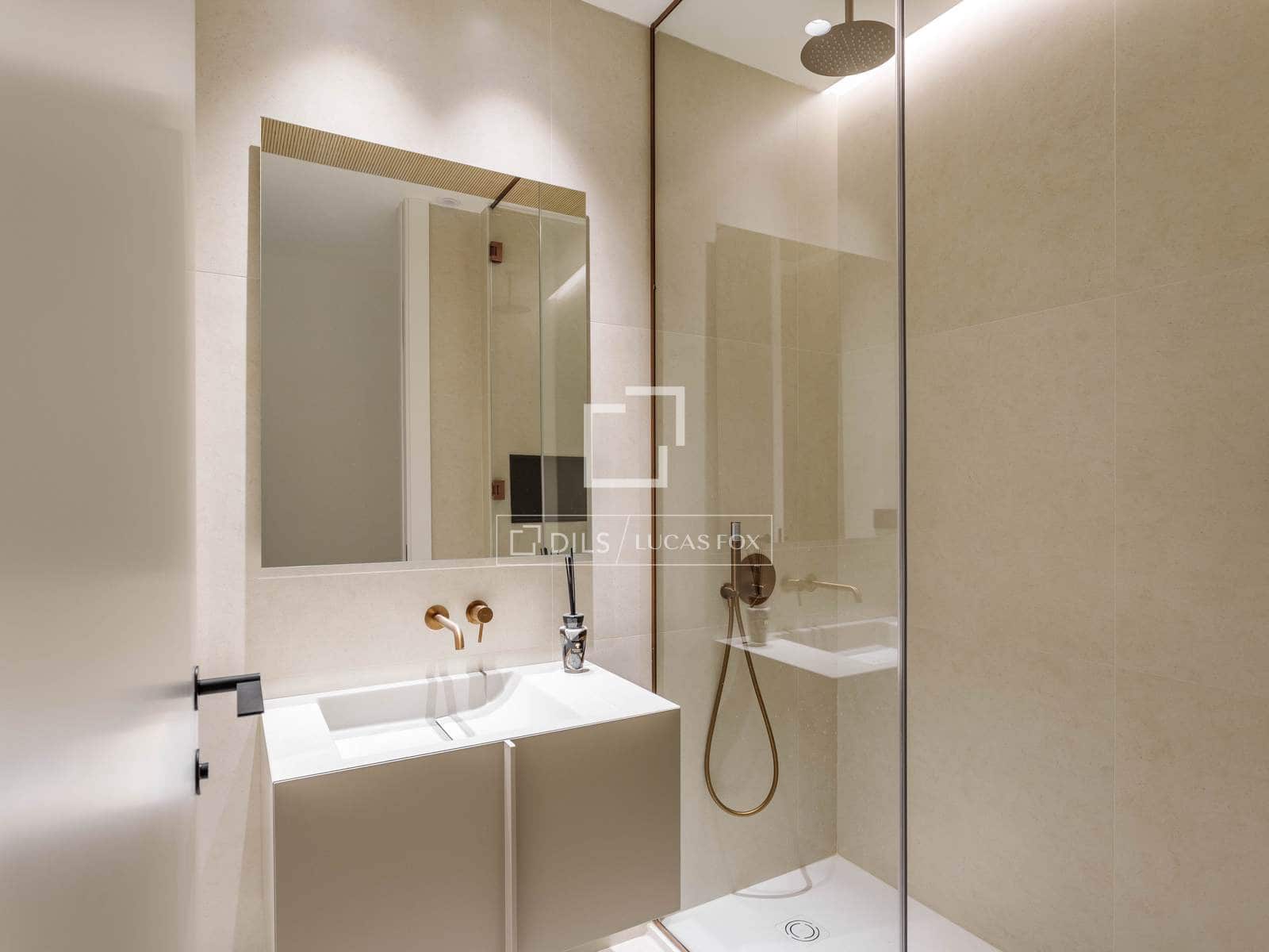 3 quarto Apartamento para arrendar em Madrid cidade com piscina - 8 500 € (Ref: 10086731)