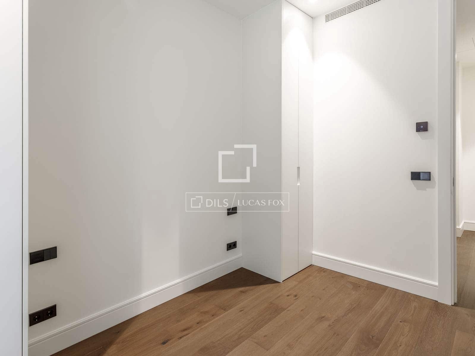 3 quarto Apartamento para arrendar em Madrid cidade com piscina - 8 500 € (Ref: 10086731)