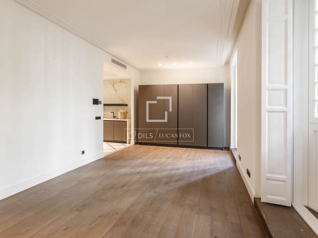 3 quarto Apartamento para arrendar em Lista, Madrid cidade com piscina - 8 500 € (Ref: 10086731)
