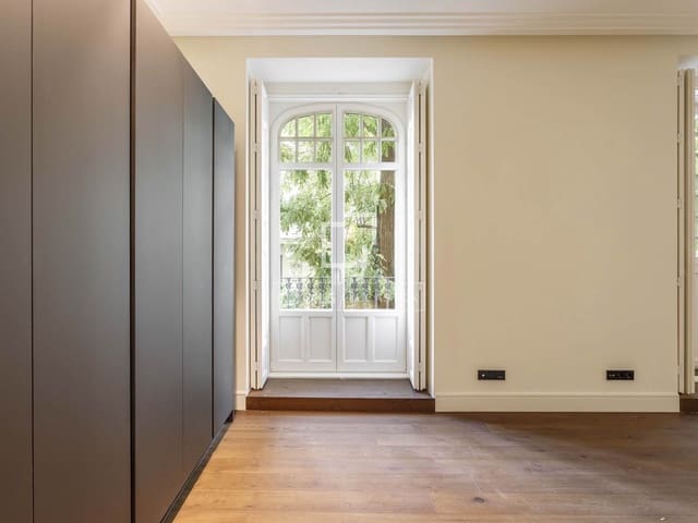 3 quarto Apartamento para arrendar em Lista, Madrid cidade com piscina - 8 500 € (Ref: 10086731)