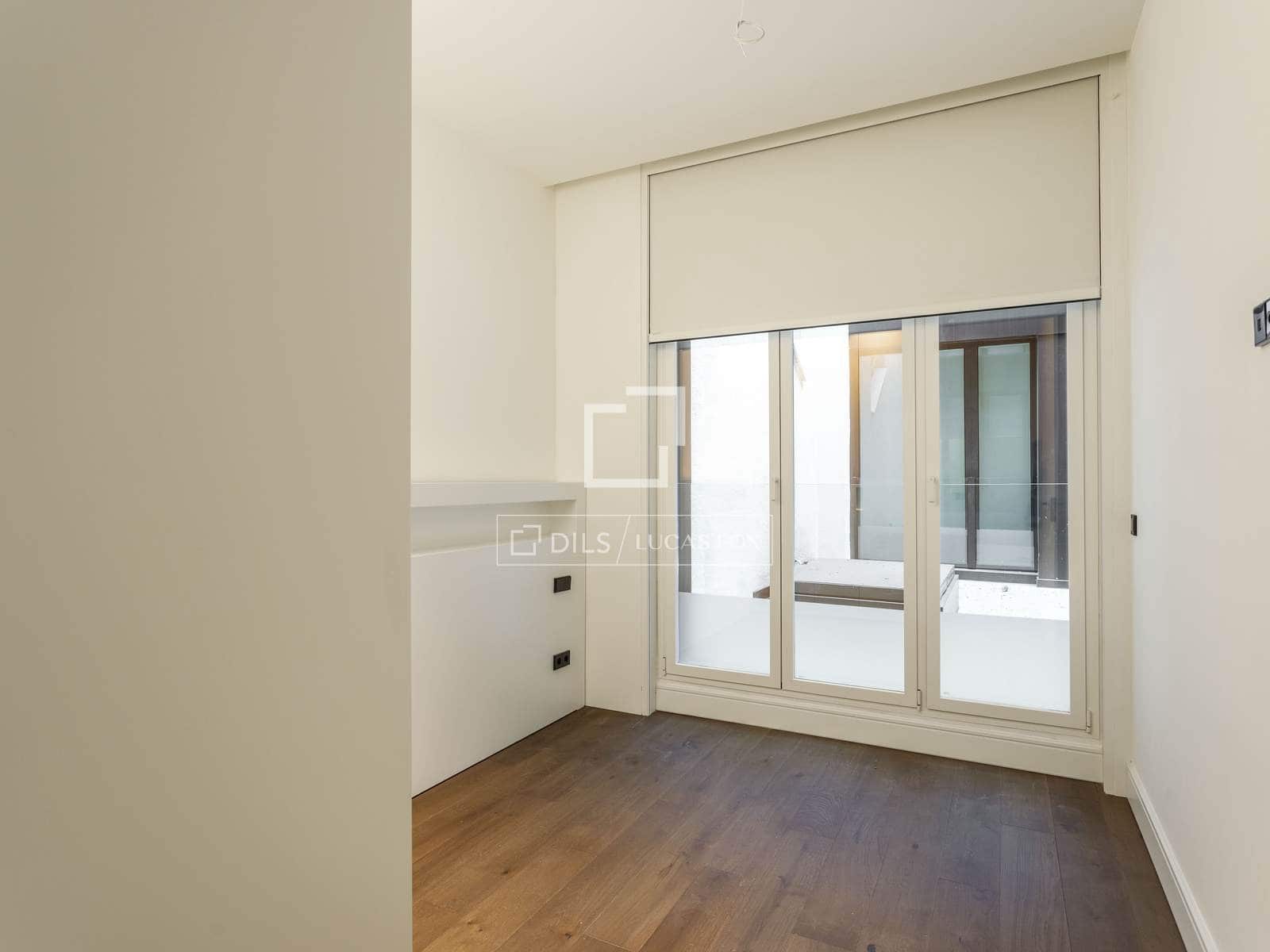 3 quarto Apartamento para arrendar em Madrid cidade com piscina - 8 500 € (Ref: 10086731)