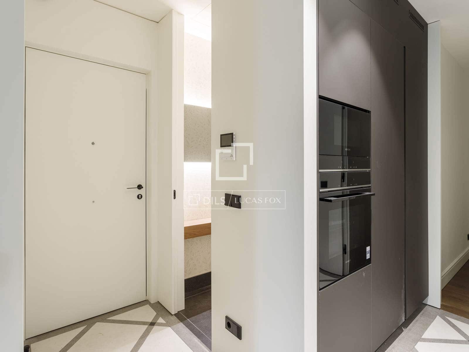 3 quarto Apartamento para arrendar em Madrid cidade com piscina - 8 500 € (Ref: 10086731)
