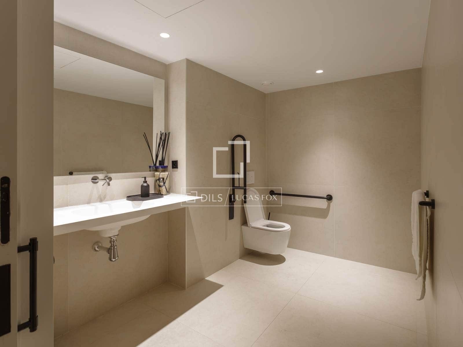 3 quarto Apartamento para arrendar em Madrid cidade com piscina - 8 500 € (Ref: 10086731)
