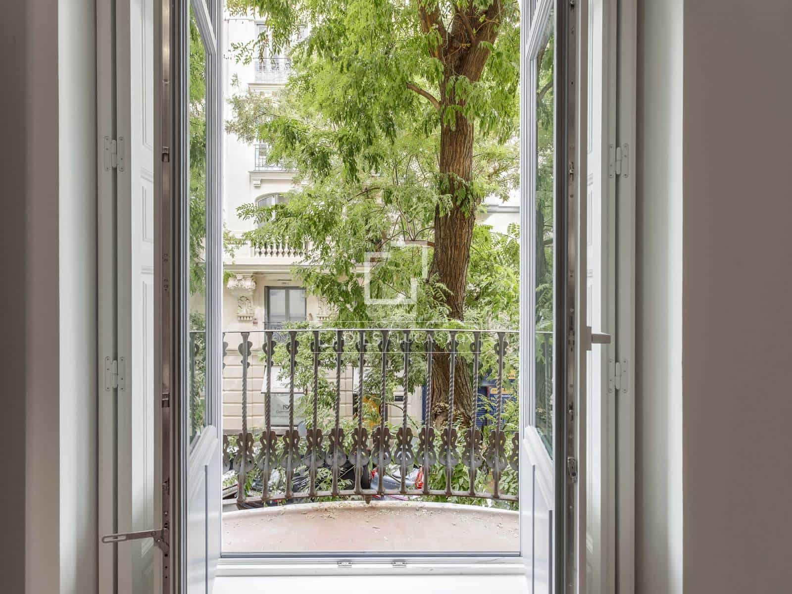 3 quarto Apartamento para arrendar em Madrid cidade com piscina - 8 500 € (Ref: 10086731)