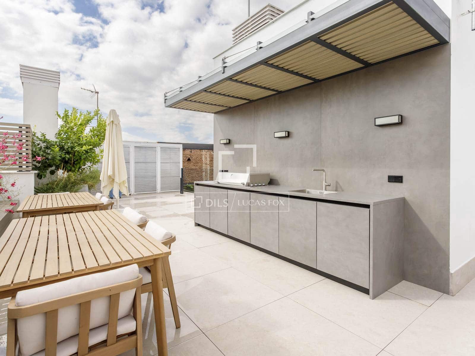 3 quarto Apartamento para arrendar em Madrid cidade com piscina - 8 500 € (Ref: 10086731)