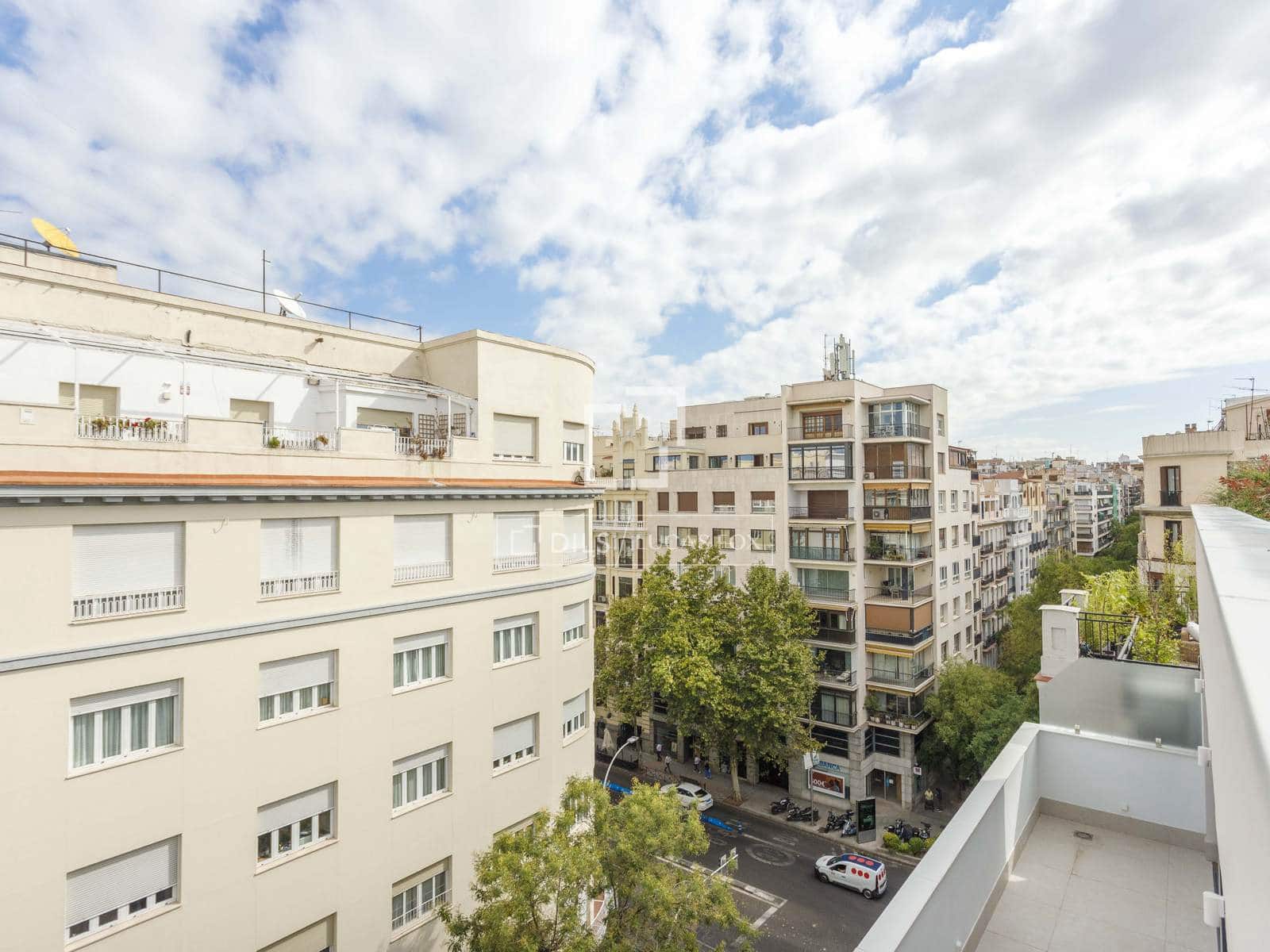 3 quarto Apartamento para arrendar em Madrid cidade com piscina - 8 500 € (Ref: 10086731)