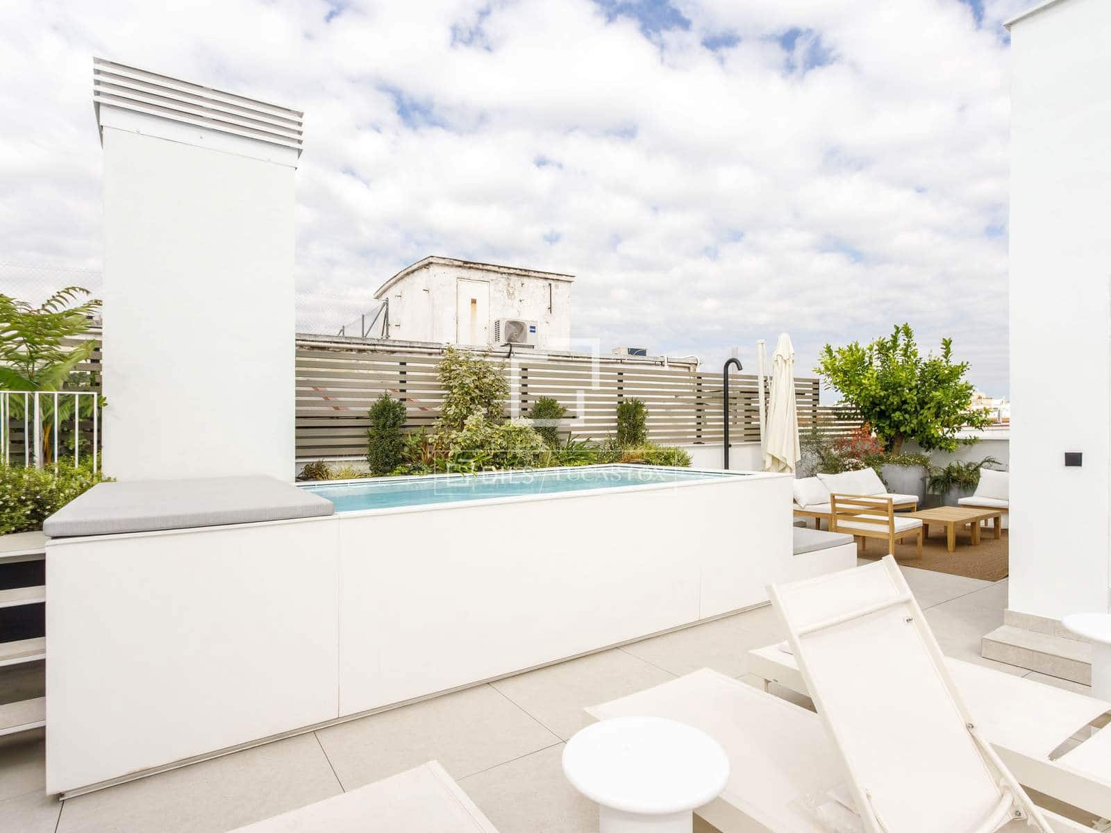 3 quarto Apartamento para arrendar em Madrid cidade com piscina - 8 500 € (Ref: 10086731)