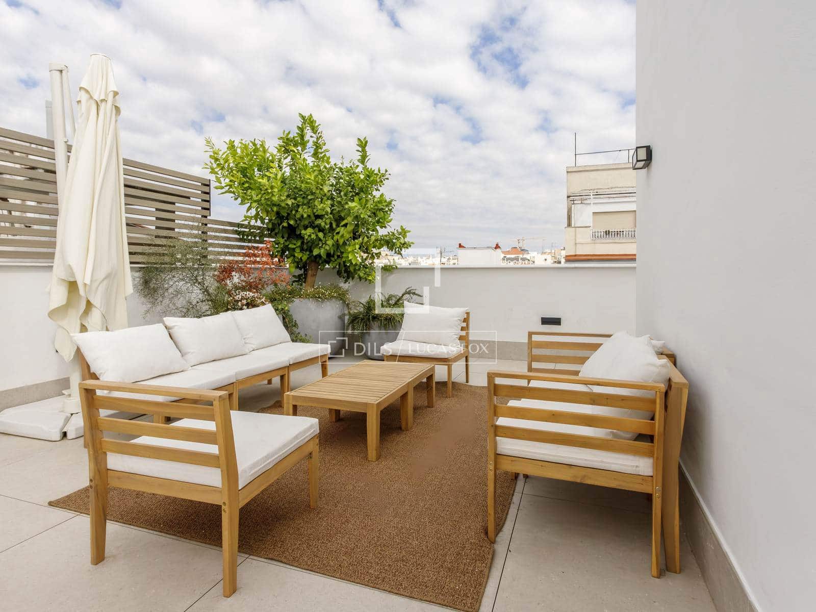 3 quarto Apartamento para arrendar em Madrid cidade com piscina - 8 500 € (Ref: 10086731)
