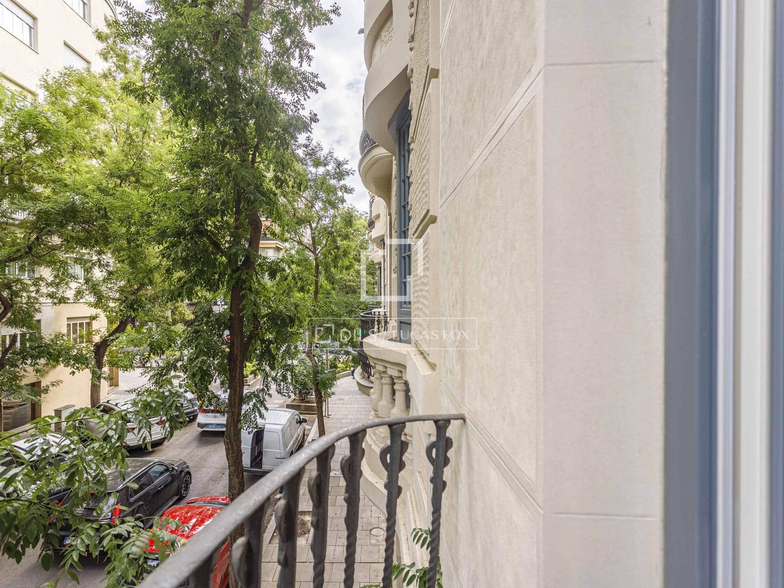 3 quarto Apartamento para arrendar em Madrid cidade com piscina - 8 500 € (Ref: 10086731)