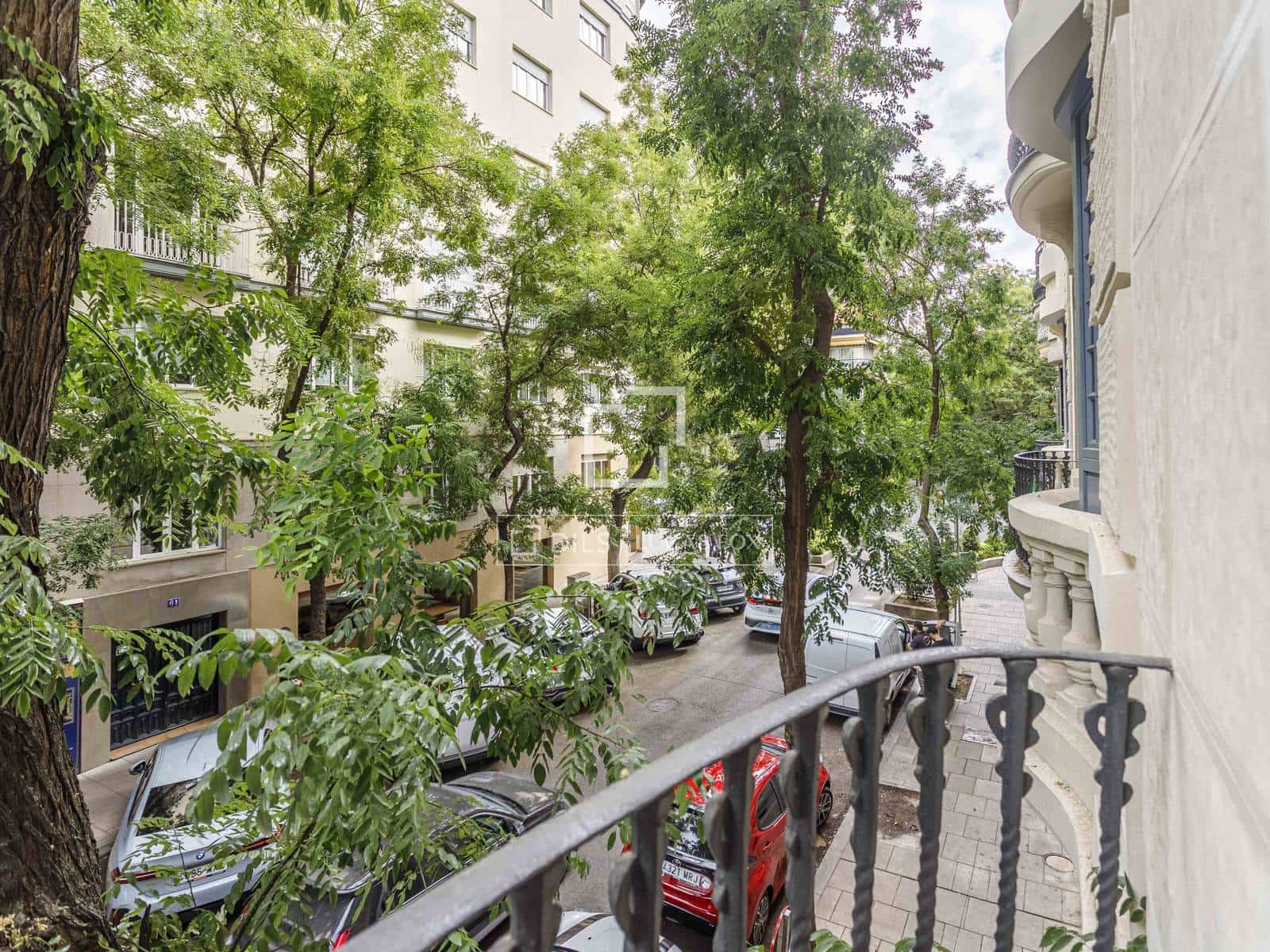 3 quarto Apartamento para arrendar em Madrid cidade com piscina - 8 500 € (Ref: 10086731)