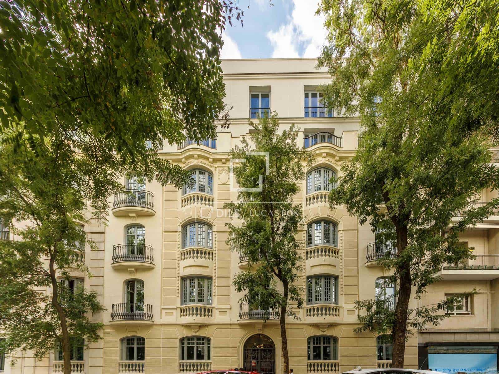 3 quarto Apartamento para arrendar em Madrid cidade com piscina - 8 500 € (Ref: 10086731)