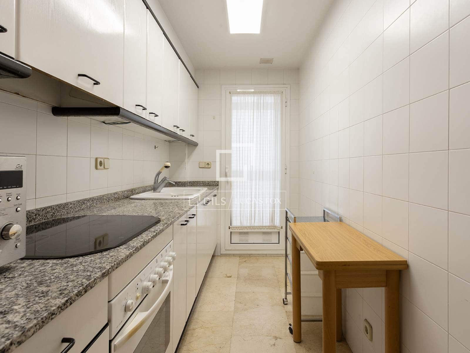 2 slaapkamer Appartement te koop in Barcelona stad met garage - € 500.000 (Ref: 10086732)