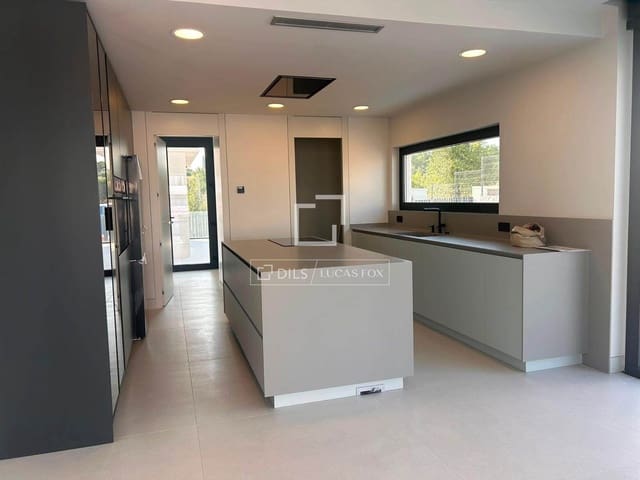 4 slaapkamer Finca/Landhuis te huur in Majadahonda met zwembad garage - € 6.000 (Ref: 10086735)
