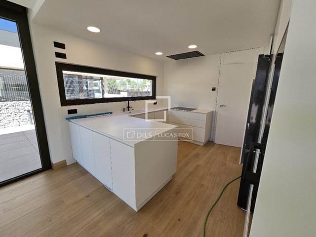 4 slaapkamer Finca/Landhuis te huur in Majadahonda met zwembad garage - € 6.000 (Ref: 10086735)