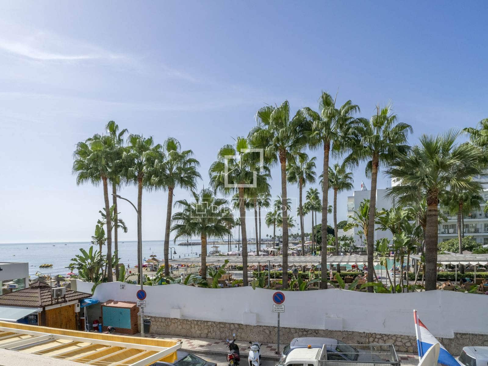 Apartamento de 2 habitaciones en Torremolinos en venta con piscina garaje - 695.000 € (Ref: 10088611)