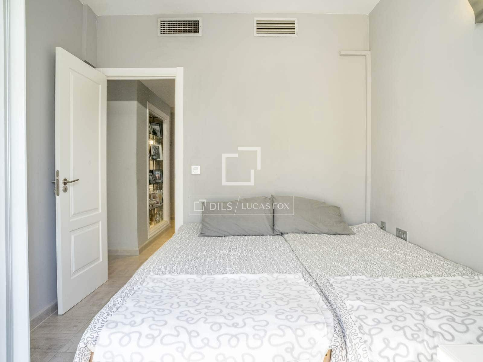 Apartamento de 2 habitaciones en Torremolinos en venta con piscina garaje - 695.000 € (Ref: 10088611)