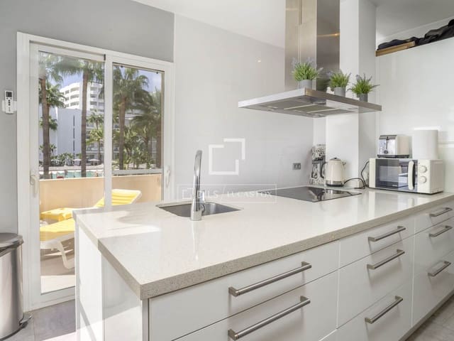 Apartamento de 2 habitaciones en Torremolinos en venta con piscina garaje - 695.000 € (Ref: 10088611)