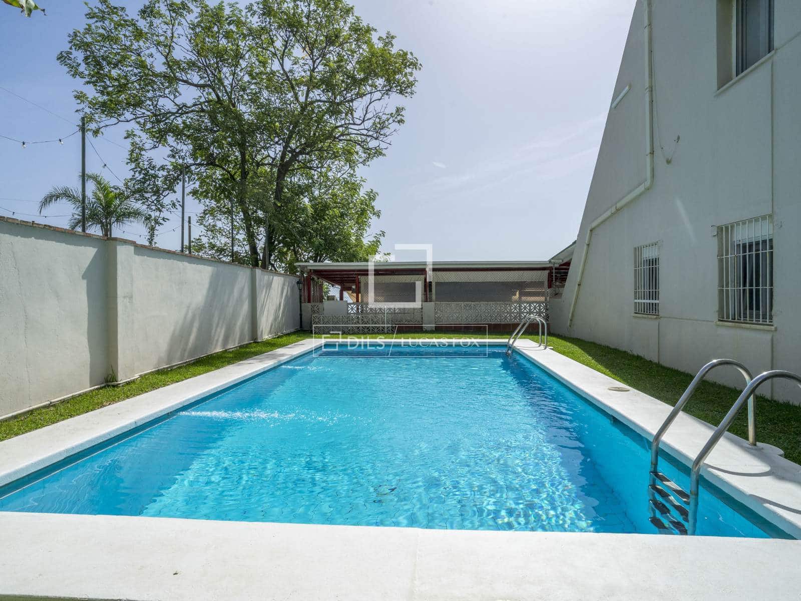 Apartamento de 2 habitaciones en Torremolinos en venta con piscina garaje - 695.000 € (Ref: 10088611)