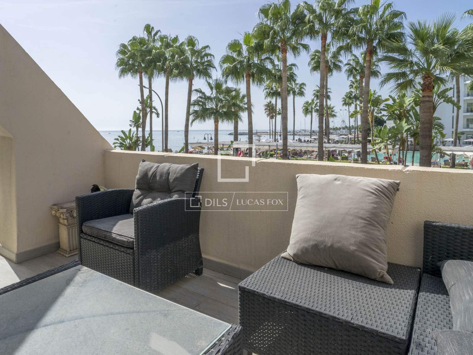 Apartamento de 2 habitaciones en Torremolinos en venta con piscina garaje - 695.000 € (Ref: 10088611)