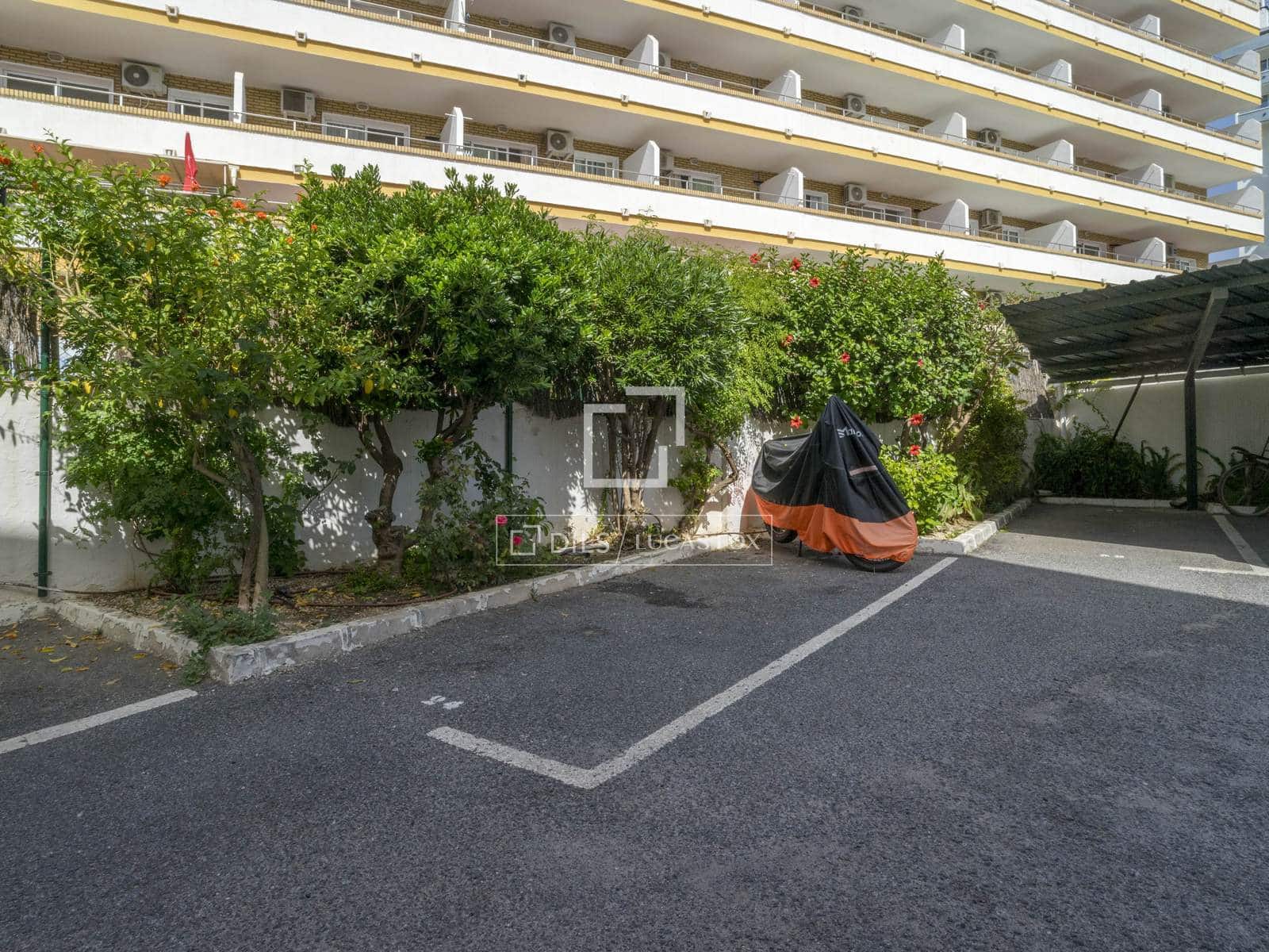Apartamento de 2 habitaciones en Torremolinos en venta con piscina garaje - 695.000 € (Ref: 10088611)