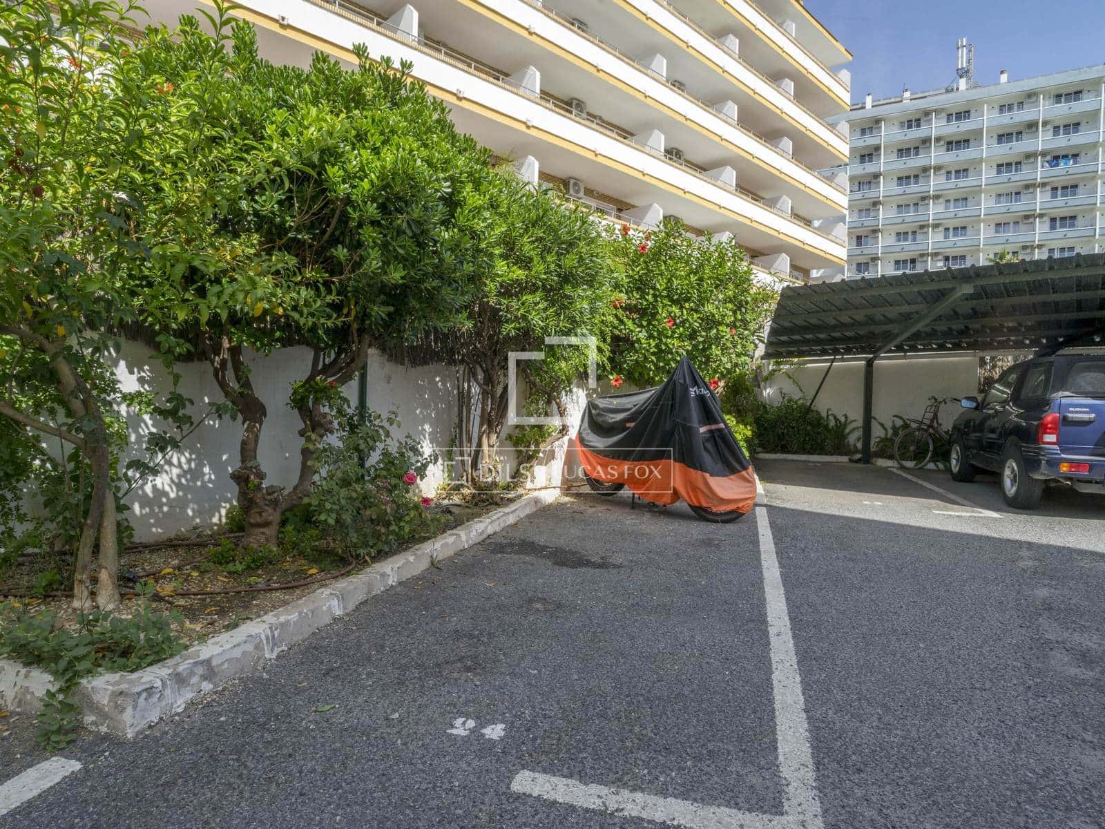 Apartamento de 2 habitaciones en Torremolinos en venta con piscina garaje - 695.000 € (Ref: 10088611)