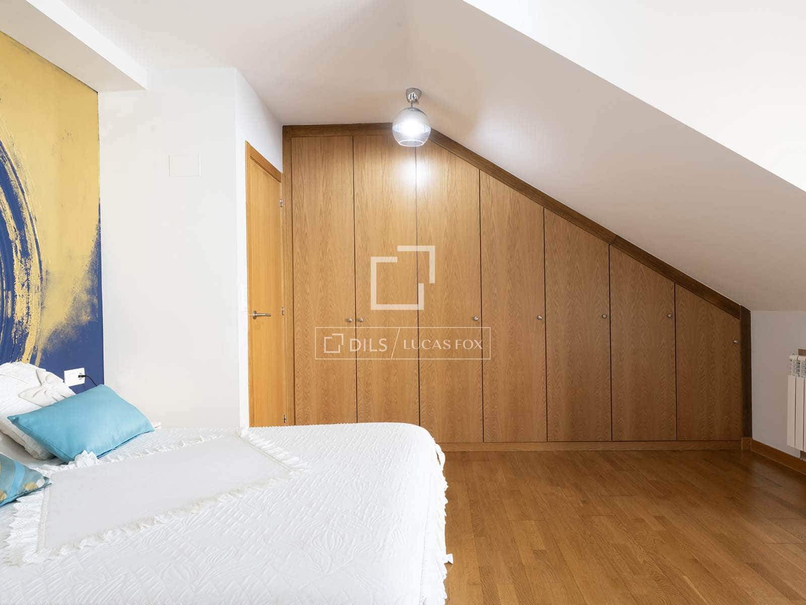 4 bedroom Penthouse for sale in Sanxenxo with garage - € 757,000 (Ref: 10088612)