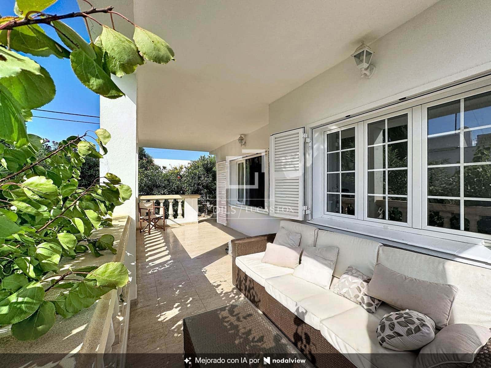 Chalet de 4 habitaciones en San Luis / Sant Lluís en venta con piscina garaje - 1.200.000 € (Ref: 10093699)