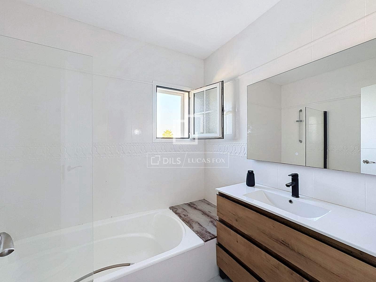 Chalet de 4 habitaciones en San Luis / Sant Lluís en venta con piscina garaje - 1.200.000 € (Ref: 10093699)
