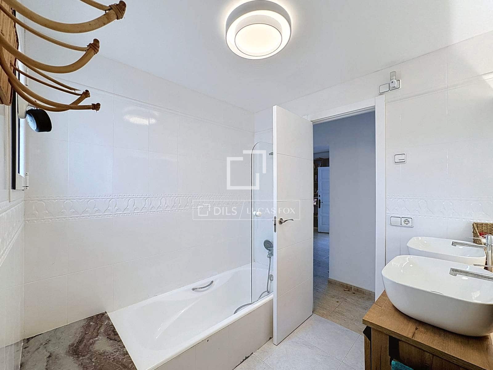 Chalet de 4 habitaciones en San Luis / Sant Lluís en venta con piscina garaje - 1.200.000 € (Ref: 10093699)