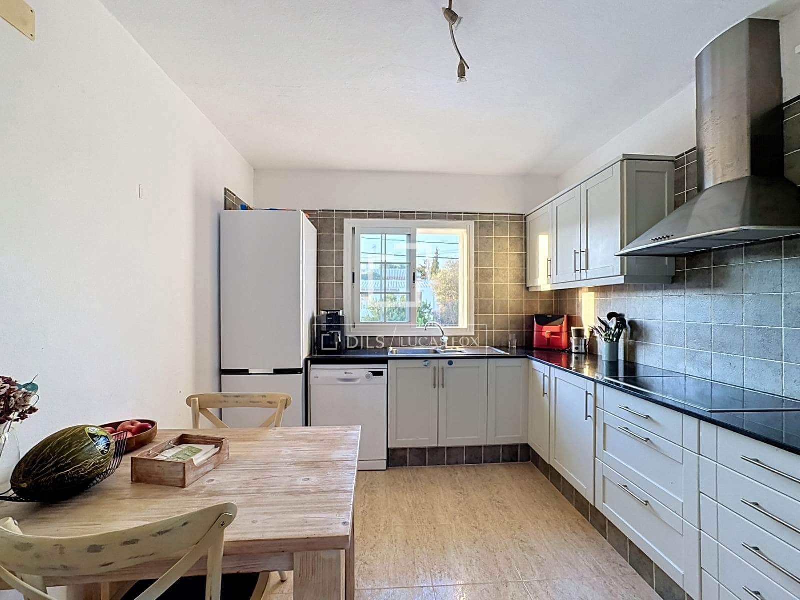 Chalet de 4 habitaciones en San Luis / Sant Lluís en venta con piscina garaje - 1.200.000 € (Ref: 10093699)