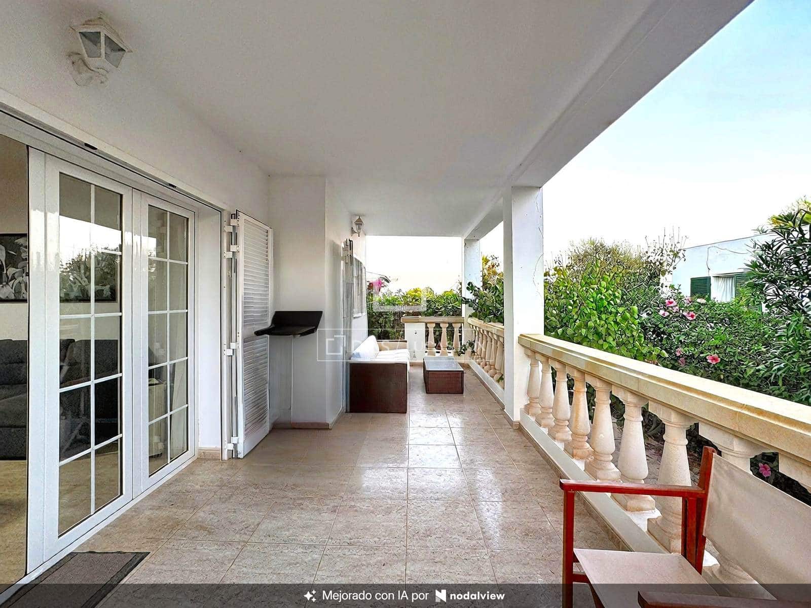 Chalet de 4 habitaciones en San Luis / Sant Lluís en venta con piscina garaje - 1.200.000 € (Ref: 10093699)