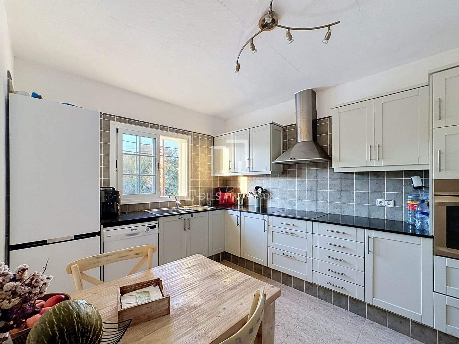 Chalet de 4 habitaciones en San Luis / Sant Lluís en venta con piscina garaje - 1.200.000 € (Ref: 10093699)