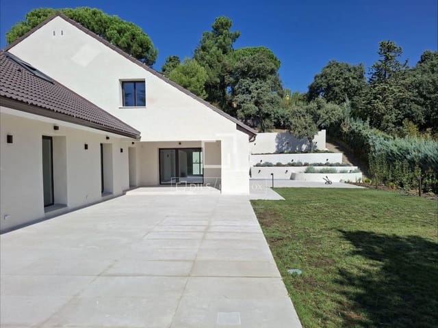 5 sypialnia Willa na sprzedaż w San Sebastián de los Reyes z basenem garażem - 2 260 000 € (Ref: 10094974)