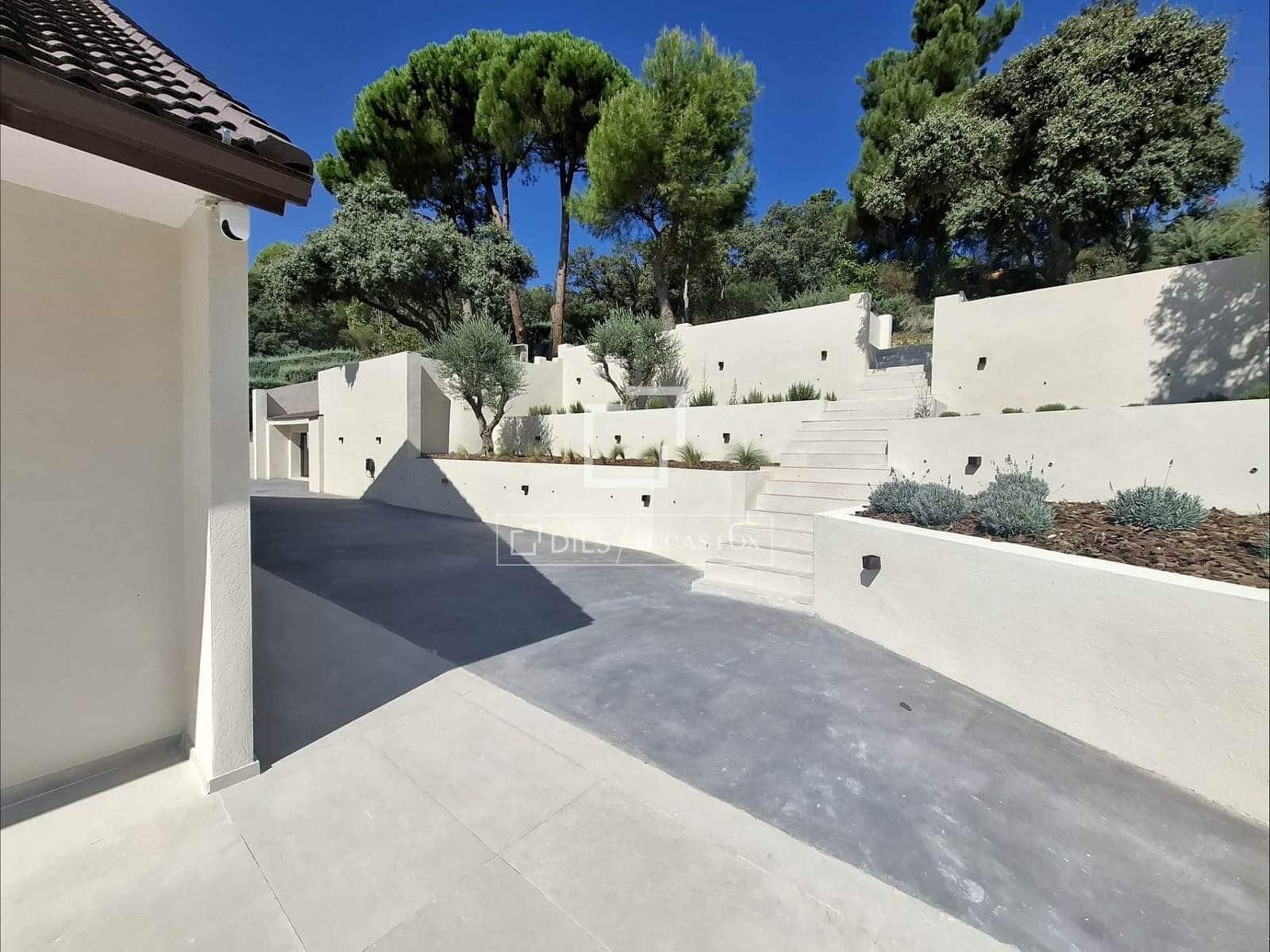 5 sypialnia Willa na sprzedaż w San Sebastian de los Reyes z basenem garażem - 2 260 000 € (Ref: 10094974)