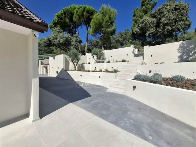 5 sypialnia Willa na sprzedaż w San Sebastián de los Reyes z basenem garażem - 2 260 000 € (Ref: 10094974)