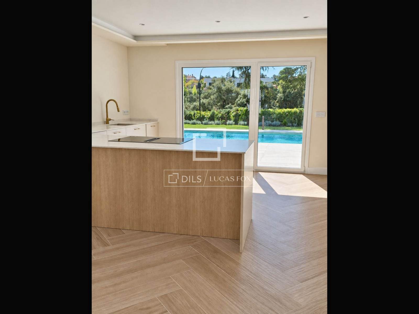 5 sypialnia Willa na sprzedaż w San Sebastian de los Reyes z basenem garażem - 2 260 000 € (Ref: 10094974)