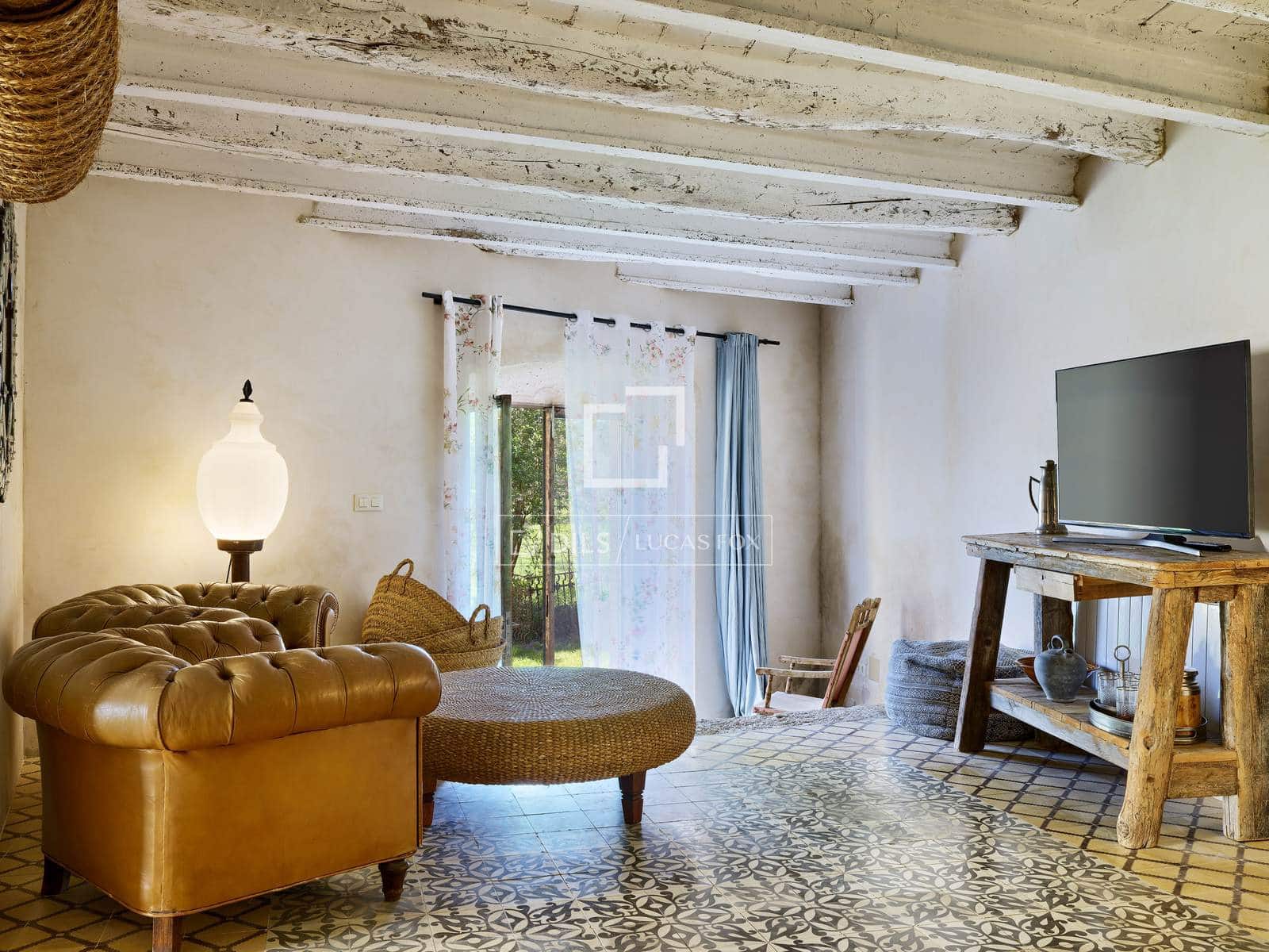 21 quarto Comercial para venda em Cornella del Terri com piscina garagem - 2 500 000 € (Ref: 10095455)