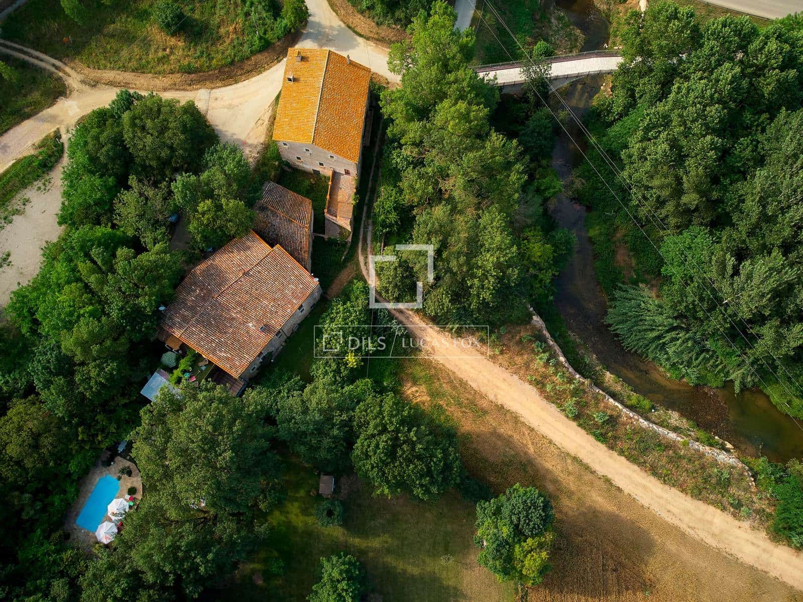 21 quarto Comercial para venda em Cornella del Terri com piscina garagem - 2 500 000 € (Ref: 10095455)