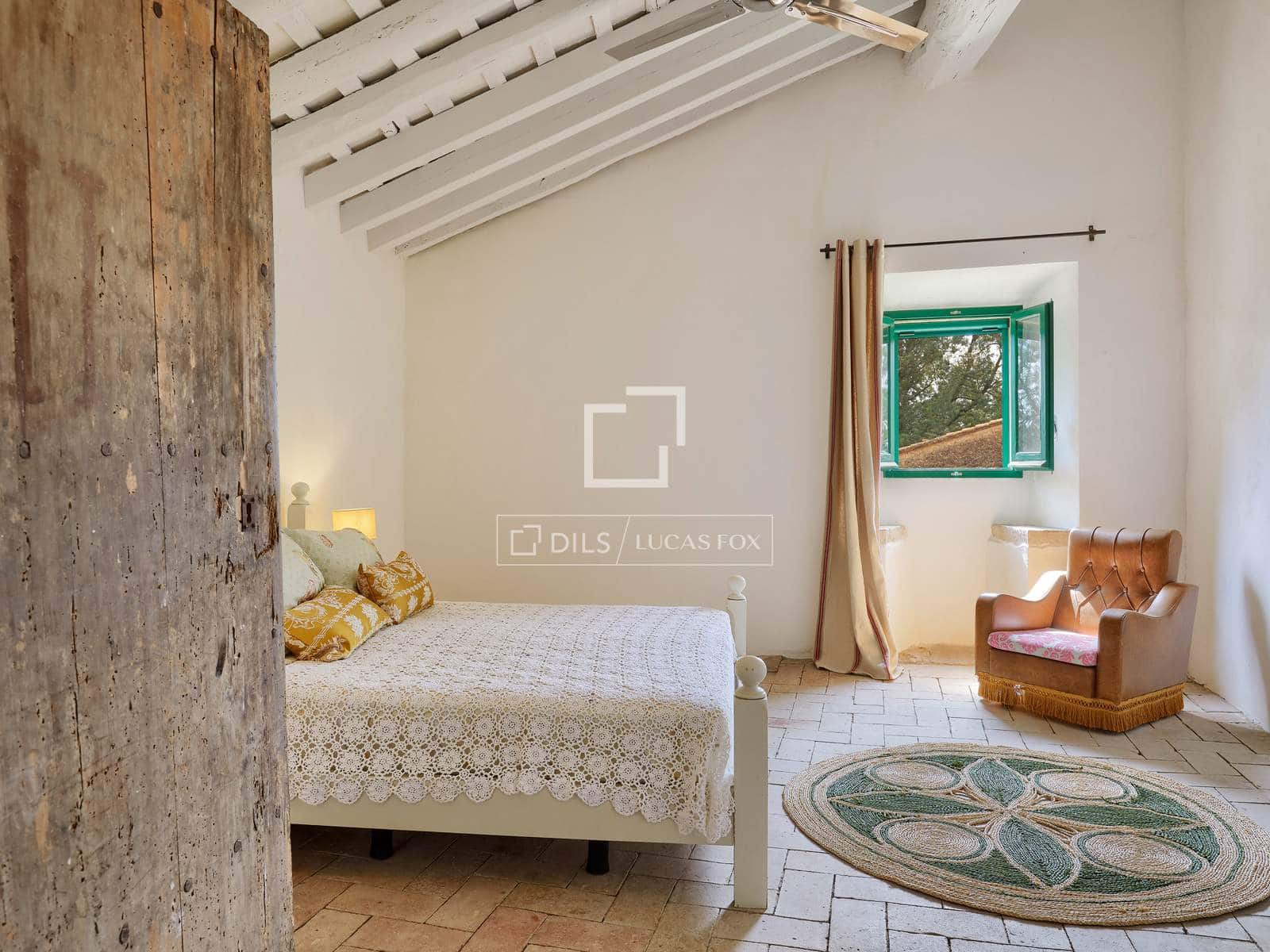 21 quarto Comercial para venda em Cornella del Terri com piscina garagem - 2 500 000 € (Ref: 10095455)