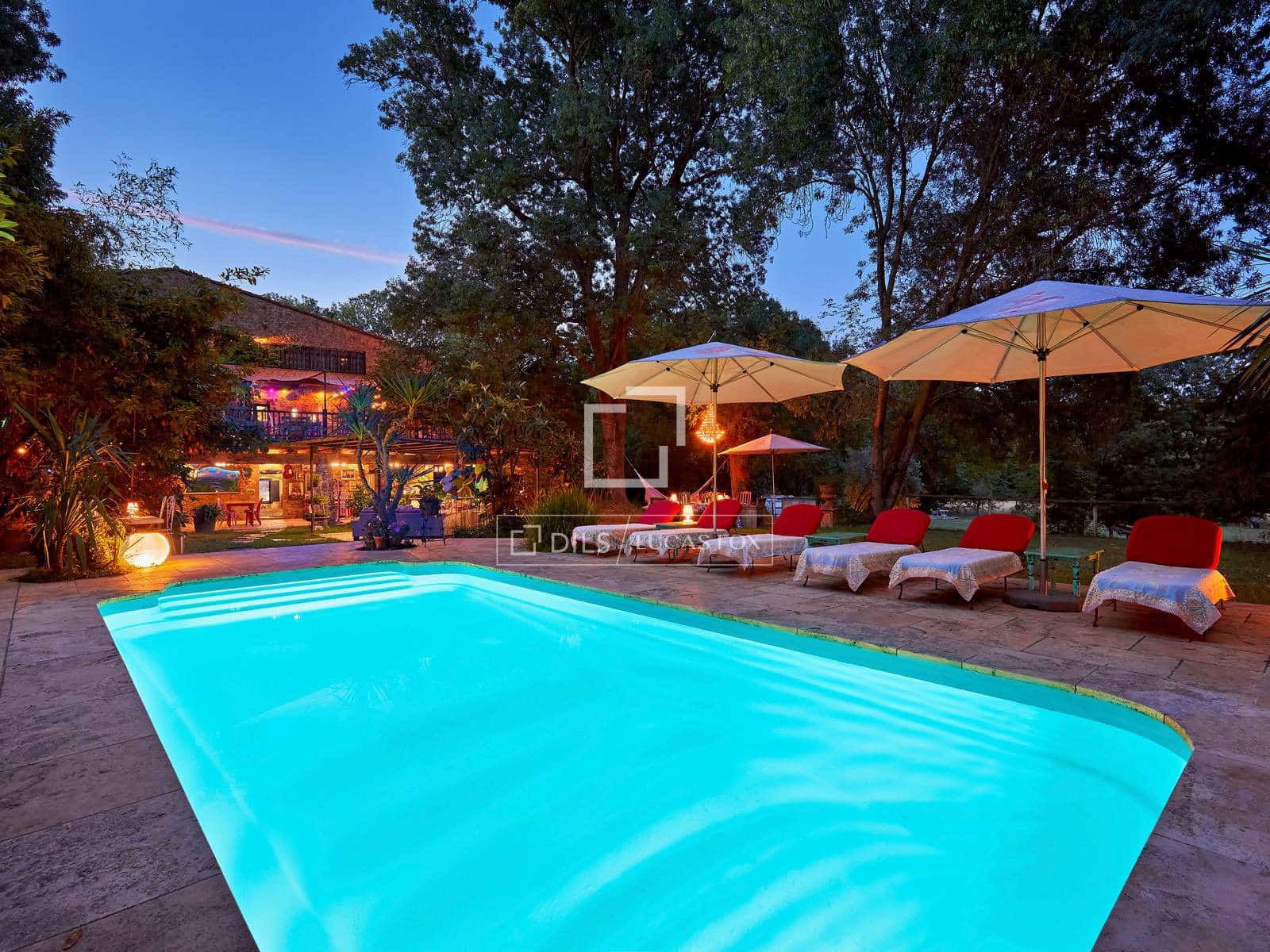 21 quarto Comercial para venda em Cornella del Terri com piscina garagem - 2 500 000 € (Ref: 10095455)