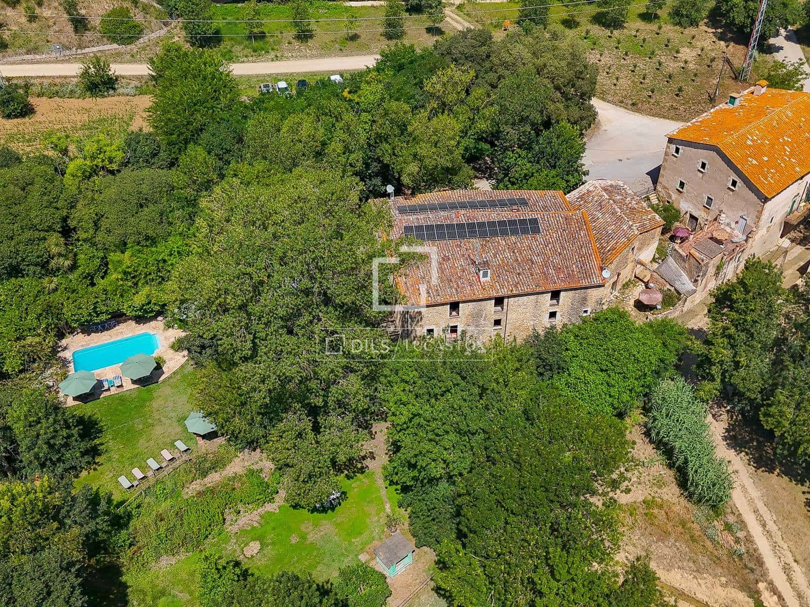 21 quarto Comercial para venda em Cornella del Terri com piscina garagem - 2 500 000 € (Ref: 10095455)