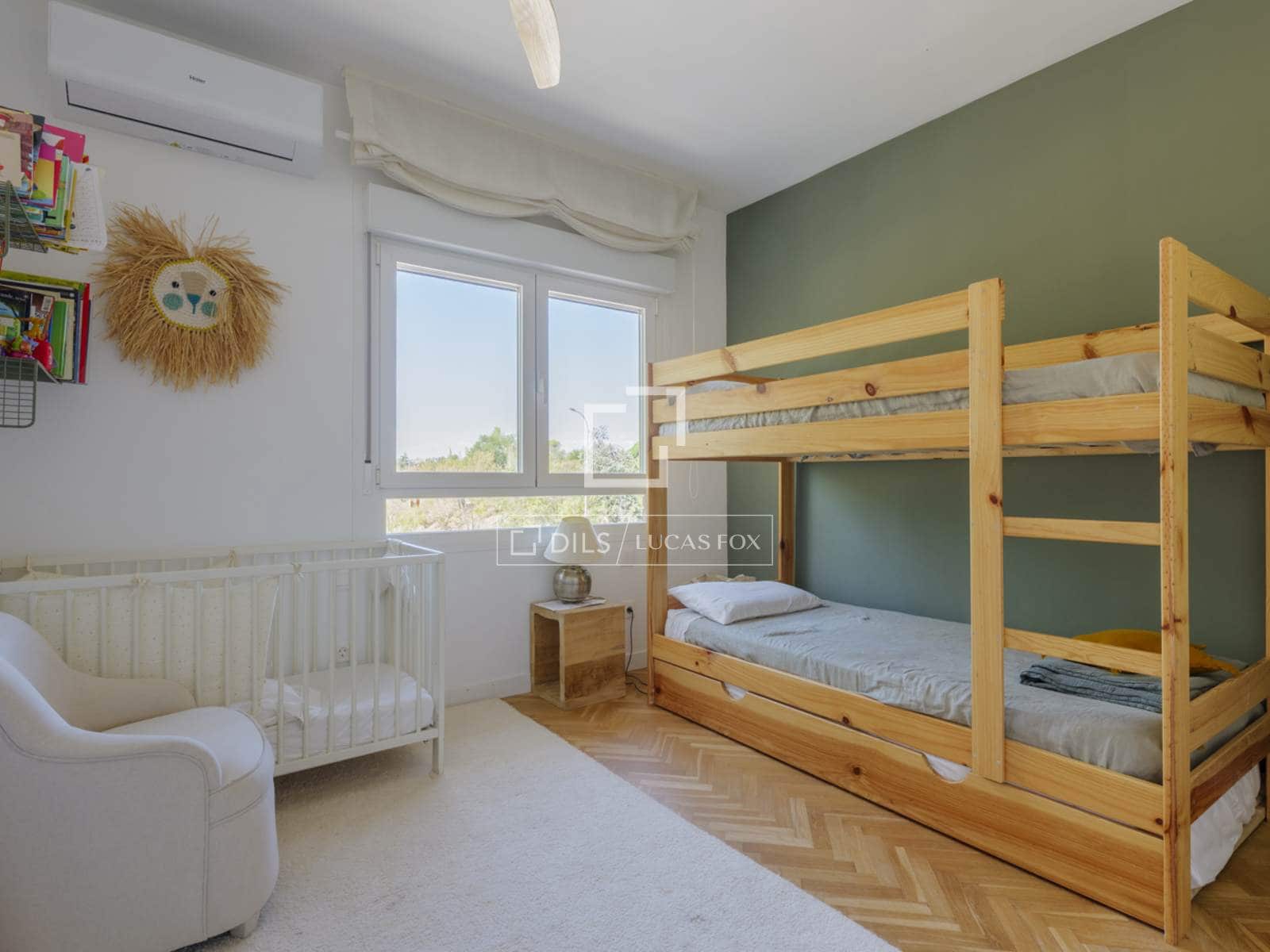 4 sovrum Villa till salu i Madrid stad med pool garage - 1 480 000 € (Ref: 10095456)