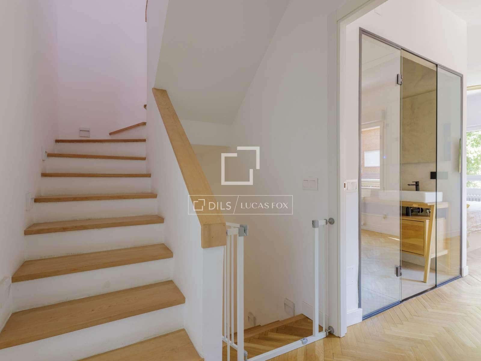 4 sovrum Villa till salu i Madrid stad med pool garage - 1 480 000 € (Ref: 10095456)