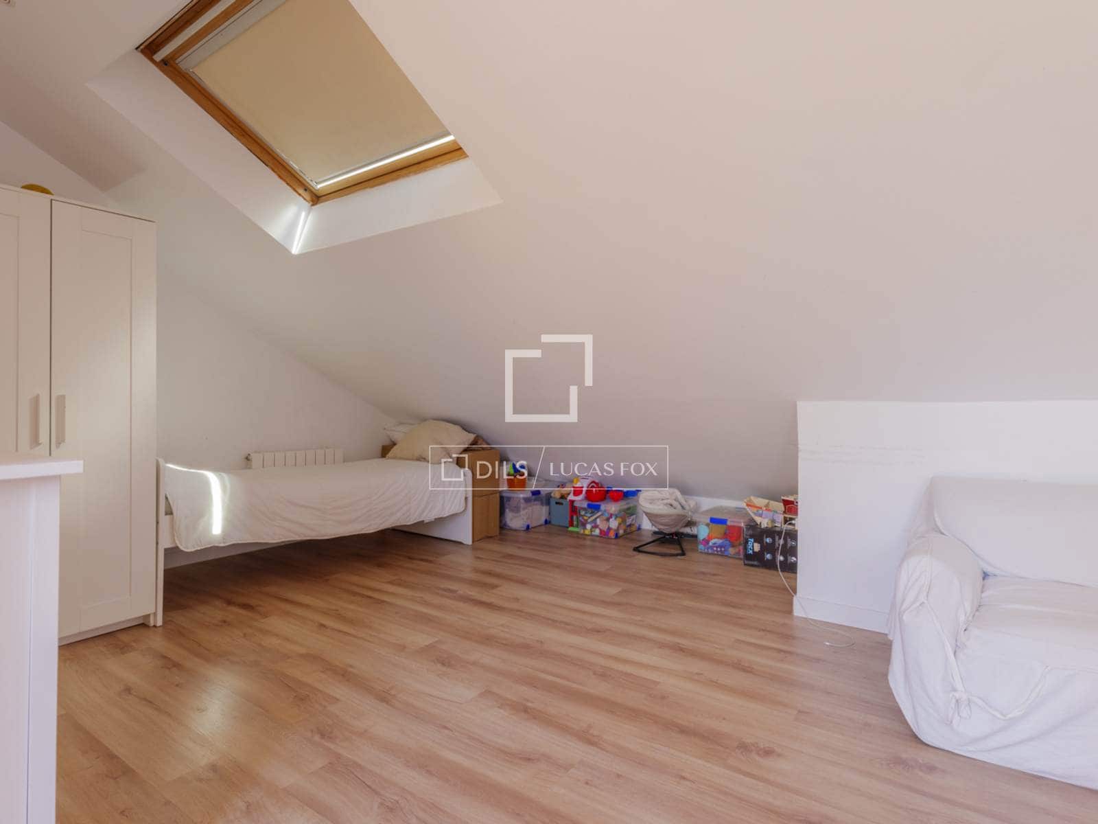 4 sovrum Villa till salu i Madrid stad med pool garage - 1 480 000 € (Ref: 10095456)