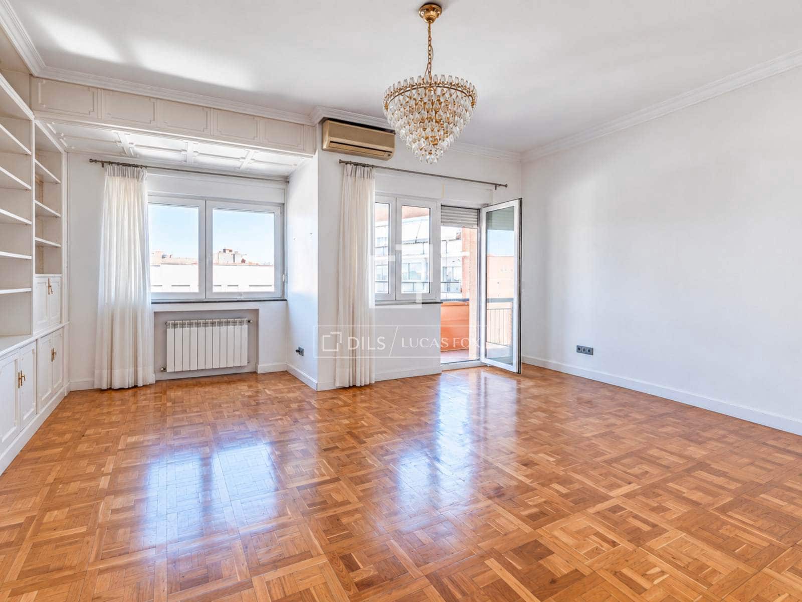 4 Zimmer Apartment zu verkaufen in Madrid Stadt mit Garage - 1.250.000 € (Ref: 10095643)