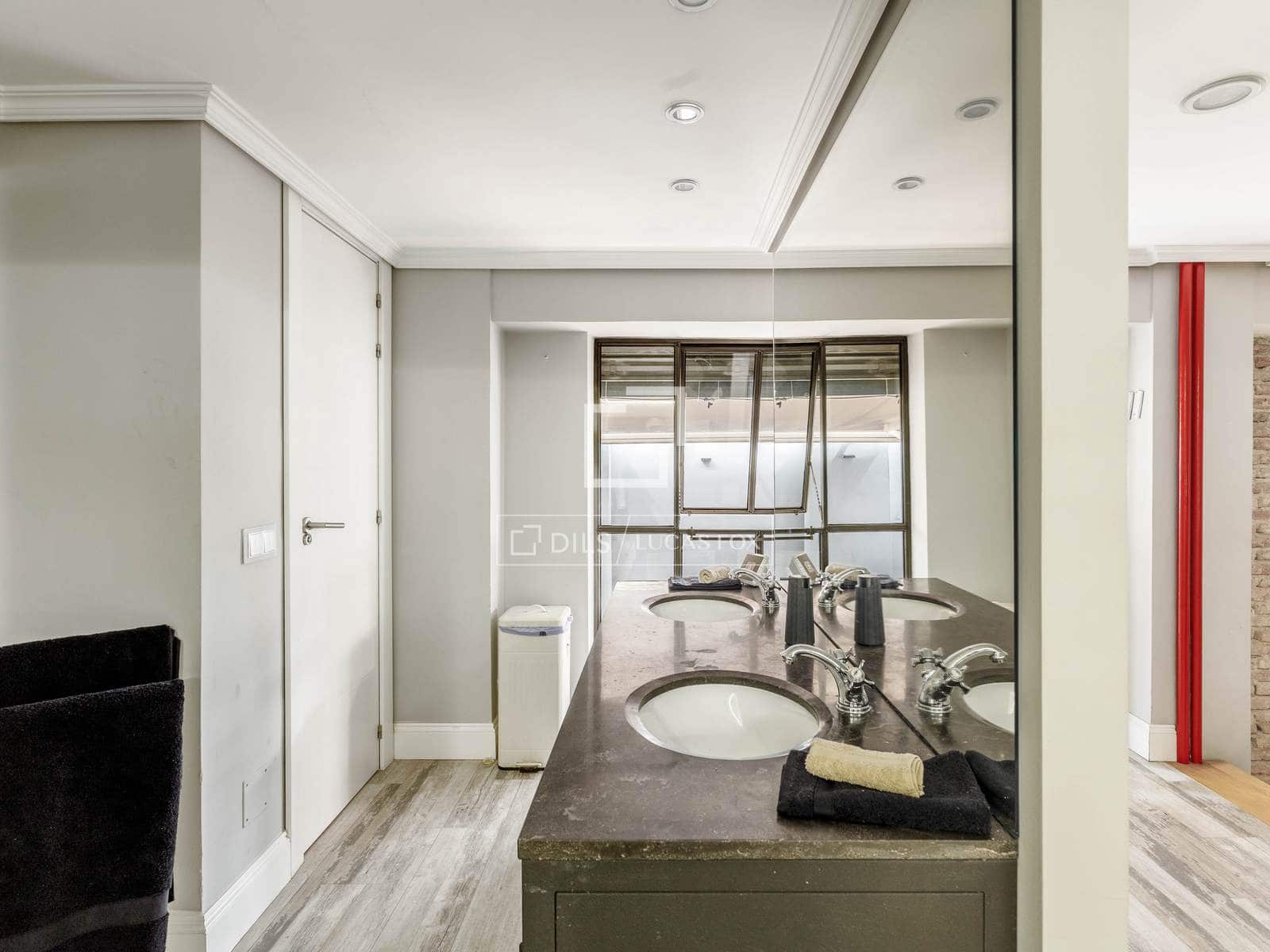 2 slaapkamer Appartement te huur in Madrid stad - € 3.700 (Ref: 10095786)
