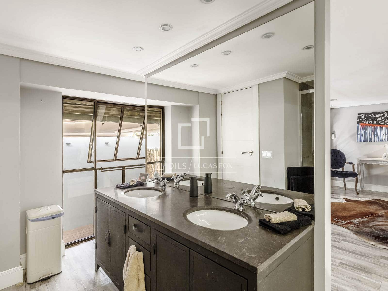 2 slaapkamer Appartement te huur in Madrid stad - € 3.700 (Ref: 10095786)