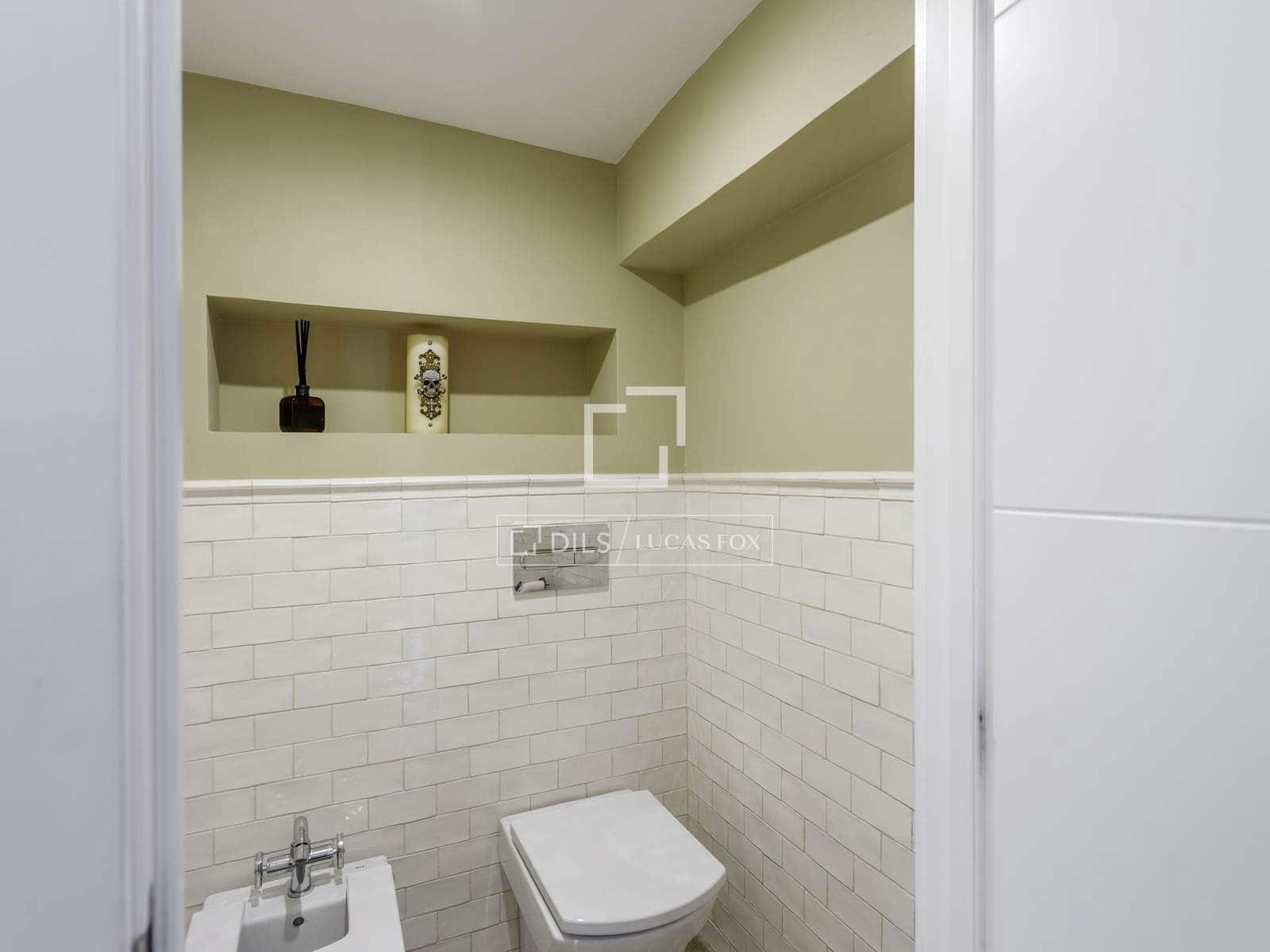 2 slaapkamer Appartement te huur in Madrid stad - € 3.700 (Ref: 10095786)