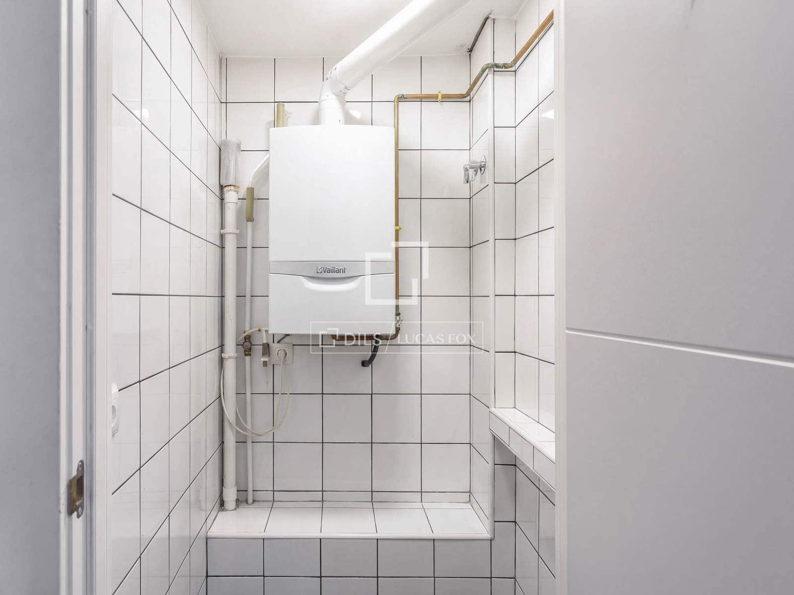 2 slaapkamer Appartement te huur in Madrid stad - € 3.700 (Ref: 10095786)